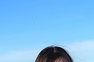 清纯又迷人的夏日美女手机锁屏壁纸图片